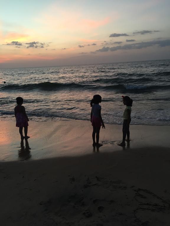 Bolonghes Homestay Negombo Extérieur photo