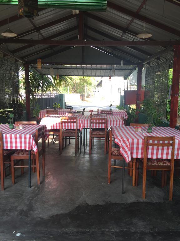 Bolonghes Homestay Negombo Extérieur photo
